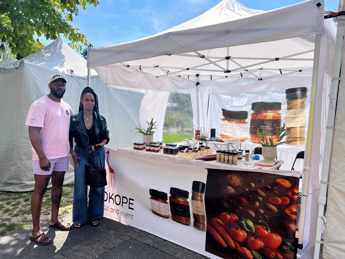 Rencontre avec des clients sur un stand Prokope